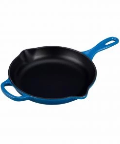 Le Creuset 9" (1 3/8 Qt.) Signature Iron Handle Skillet - Marseille Frypans & Skillets