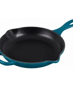 Le Creuset 9" (1 3/8 Qt.) Signature Iron Handle Skillet - Deep Teal