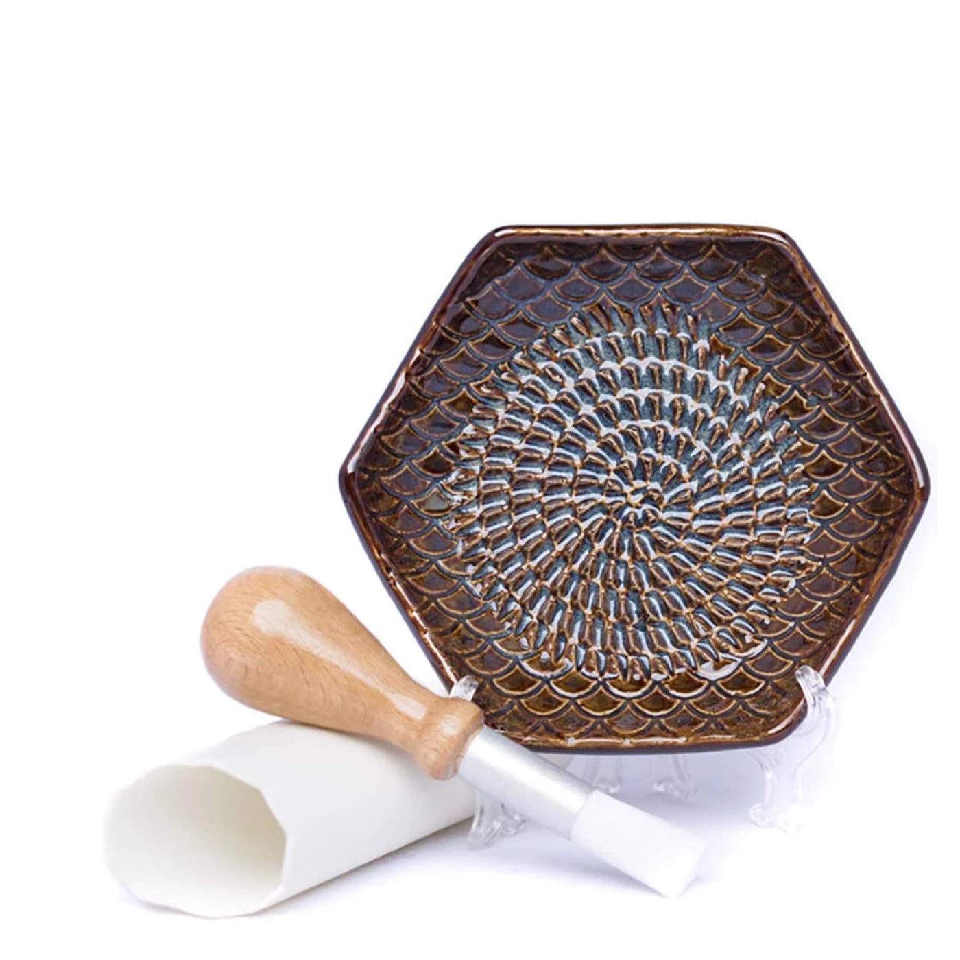The Grate Plate Handmade Ceramic 3-Pc Grater Set - Tortoise Brown Graters & Zesters 3 The Grate Plate Handmade Ceramic 3-Pc Grater Set - Tortoise Brown Graters & Zesters